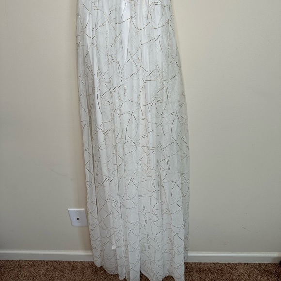 Luxxel White Maxi Deep V Gown with Metallic Design. Size Small - Picture 15 of 17